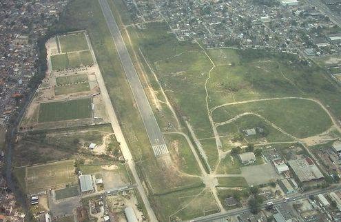 Moradores se unem para transformar antigo aeroclube