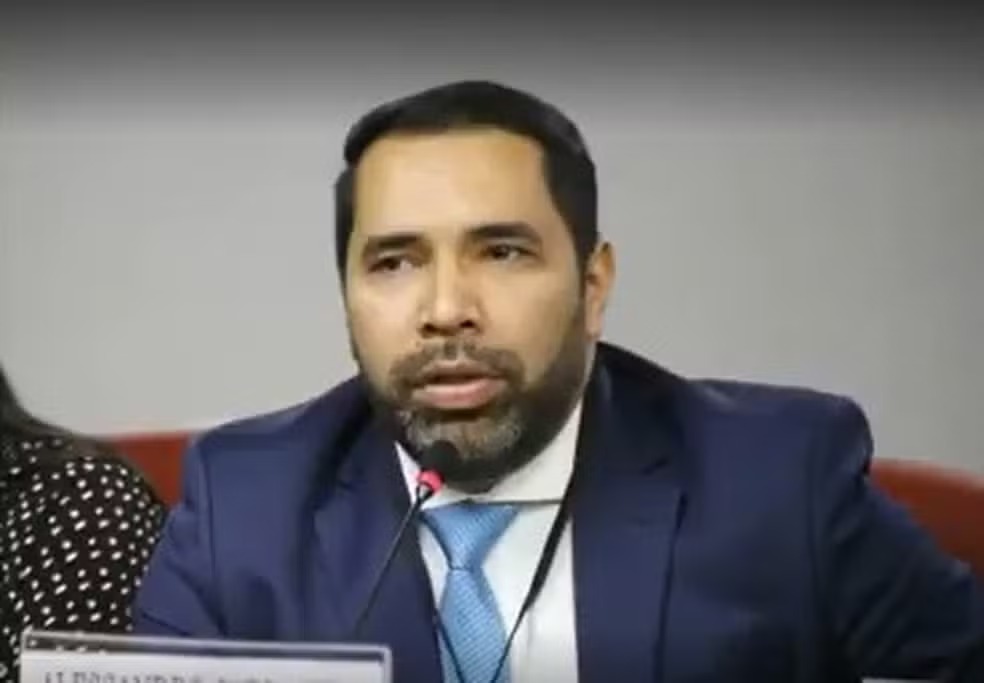 Coluna Magnavita | O prisioneiro bomba at&ocirc;mica