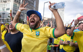 BRASILIANAS | Torcida do DF j&aacute; altera rotina e consumo &agrave;s v&eacute;speras da estreia da Copa