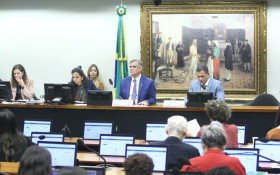 Ap&oacute;s adiamento, CCJ volta a analisar PEC da maioridade penal