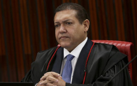 Mensagens de Vorcaro associam filho de Nunes Marques a valor de R$ 500 mil mensais