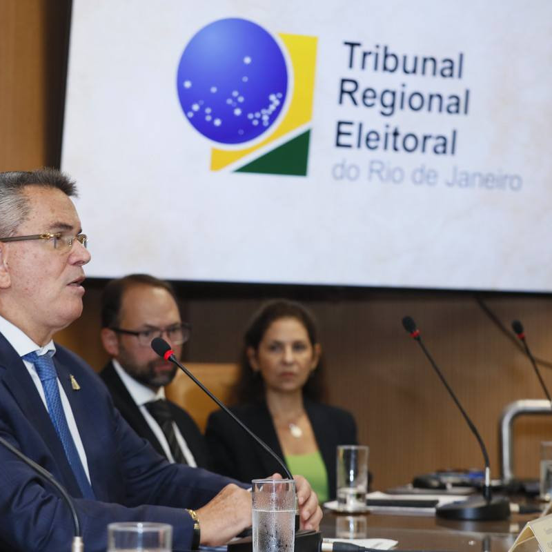 Solenidade foi conduzida pelo presidente do TRE-RJ, desembargador Claudio de Mello Tavares