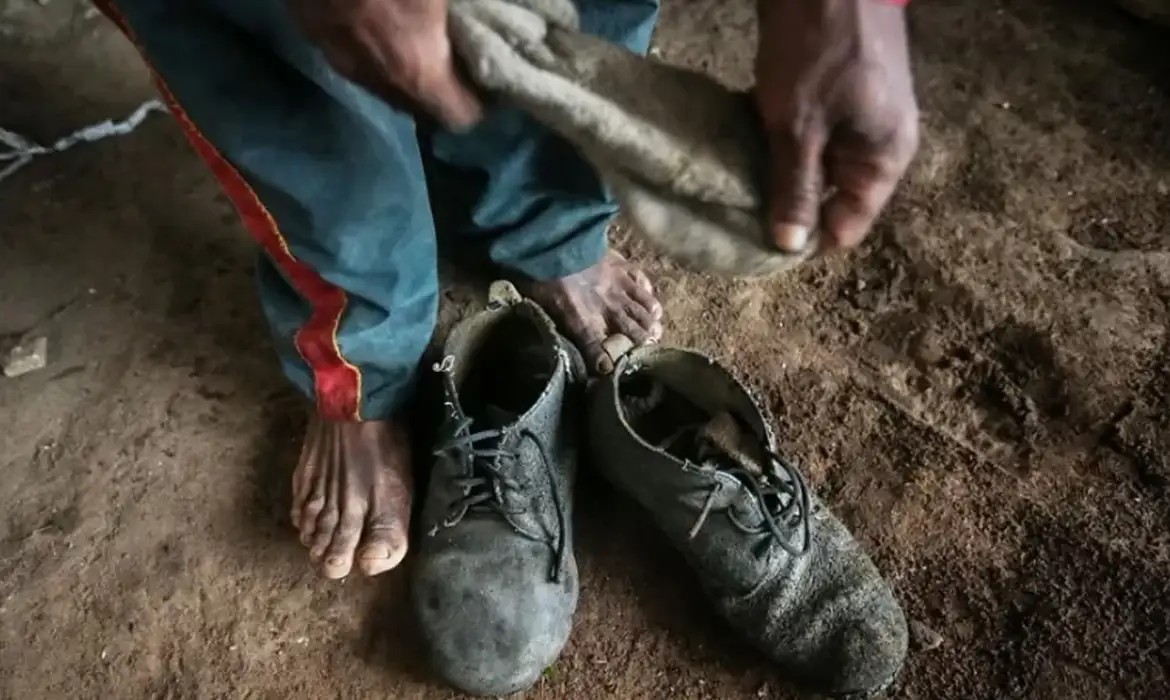 Trabalho an&aacute;logo &agrave; escravid&atilde;o