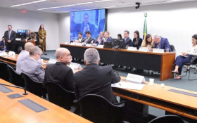 CCJ da C&acirc;mara aprova PEC que reduz a maioridade penal para 16 anos
