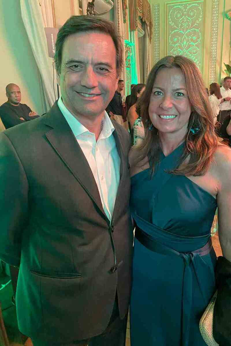 O casal Patrícia Poças e Luís Rodrigues, CEO da TAP, que confessou que a primeira vez que entrou em um avião na vida foi em voo da TAP de Lisboa para o Rio, cidade pela qual ele é apaixonado