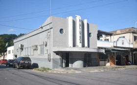 Cinema transformado em biblioteca vira case de sucesso