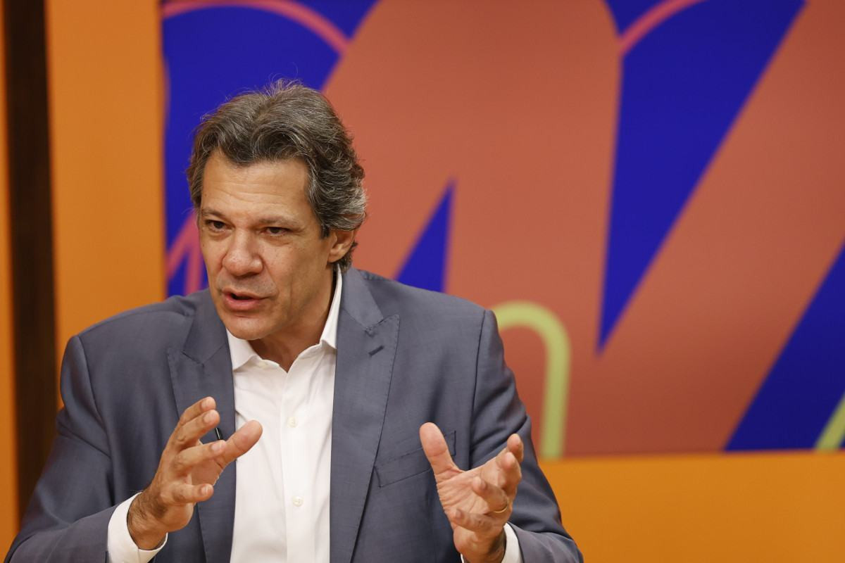 Longe dos gabinetes, Haddad analisa os gargalos na seguran&ccedil;a p&uacute;blica e o futuro das universidades