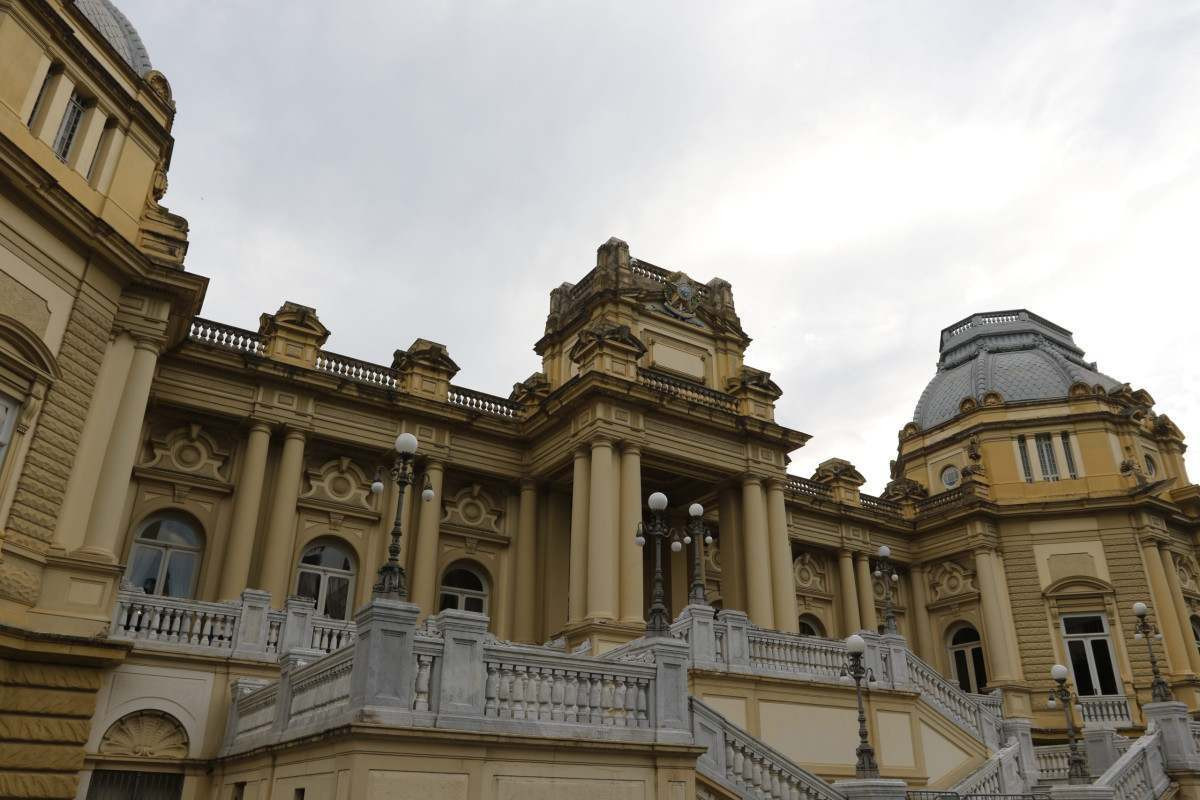 Coluna Magnavita | DO publica a extin&ccedil;&atilde;o de mais uma secretaria. Desenvolvimento Econ&ocirc;mico absorve a SEENEMAR