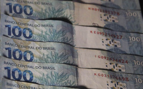 Uni&atilde;o paga
R$ 834 mi emd&iacute;vidas de estados e munic&iacute;pios