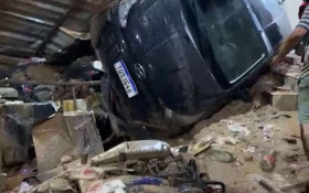 V&iacute;deos mostram deslizamento de terra causado pela chuva na Rocinha