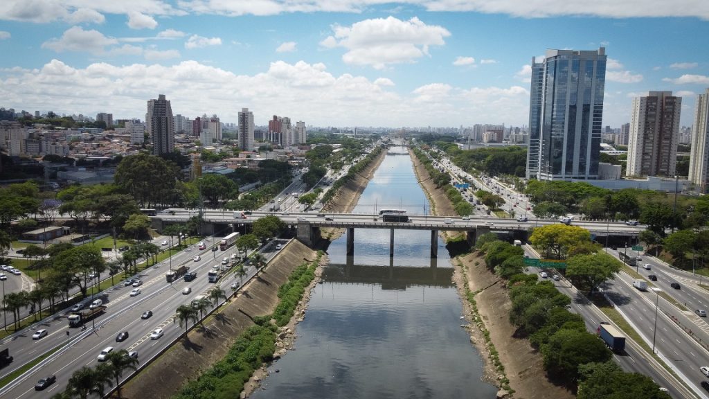 Saneamento reduz polui&ccedil;&atilde;o dos rios da Grande SP