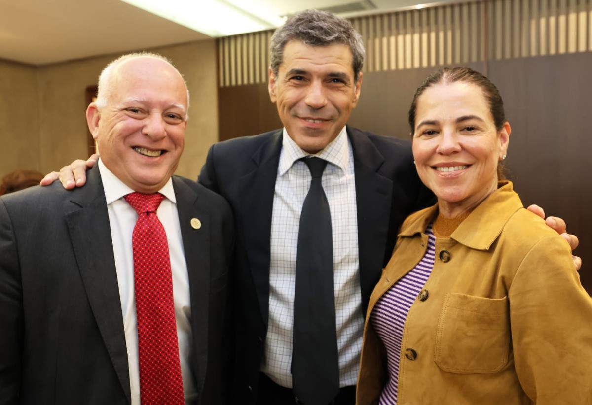 Os magistrados Claudio D orto, Márcio Quintes e Renata Cabo