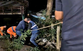 Prefeitura retira embarca&ccedil;&otilde;es irregulares na Lagoa