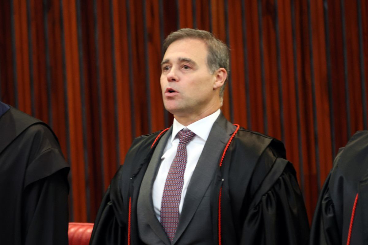 Mendon&ccedil;a levanta sigilo de 15 procedimentos do caso Banco Master