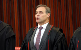 Mendon&ccedil;a levanta sigilo de 15 procedimentos do caso Banco Master