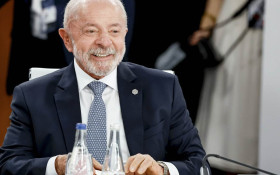 Lula manda recado a Trump: "N&atilde;o se meta nas elei&ccedil;&otilde;es do Brasil"