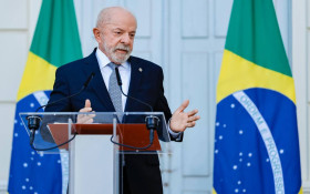 Lula para Trump: "N&atilde;o se meta na elei&ccedil;&atilde;o brasileira"