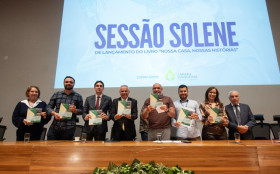 BRASILIANAS | C&acirc;mara Legislativa lan&ccedil;a livro com mem&oacute;rias de servidores aposentados em celebra&ccedil;&atilde;o aos 35 anos da Casa
