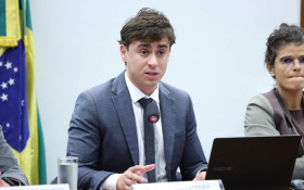 Nikolas manifesta apoio a Fl&aacute;vio Bolsonaro e prega "foco" para derrotar Lula