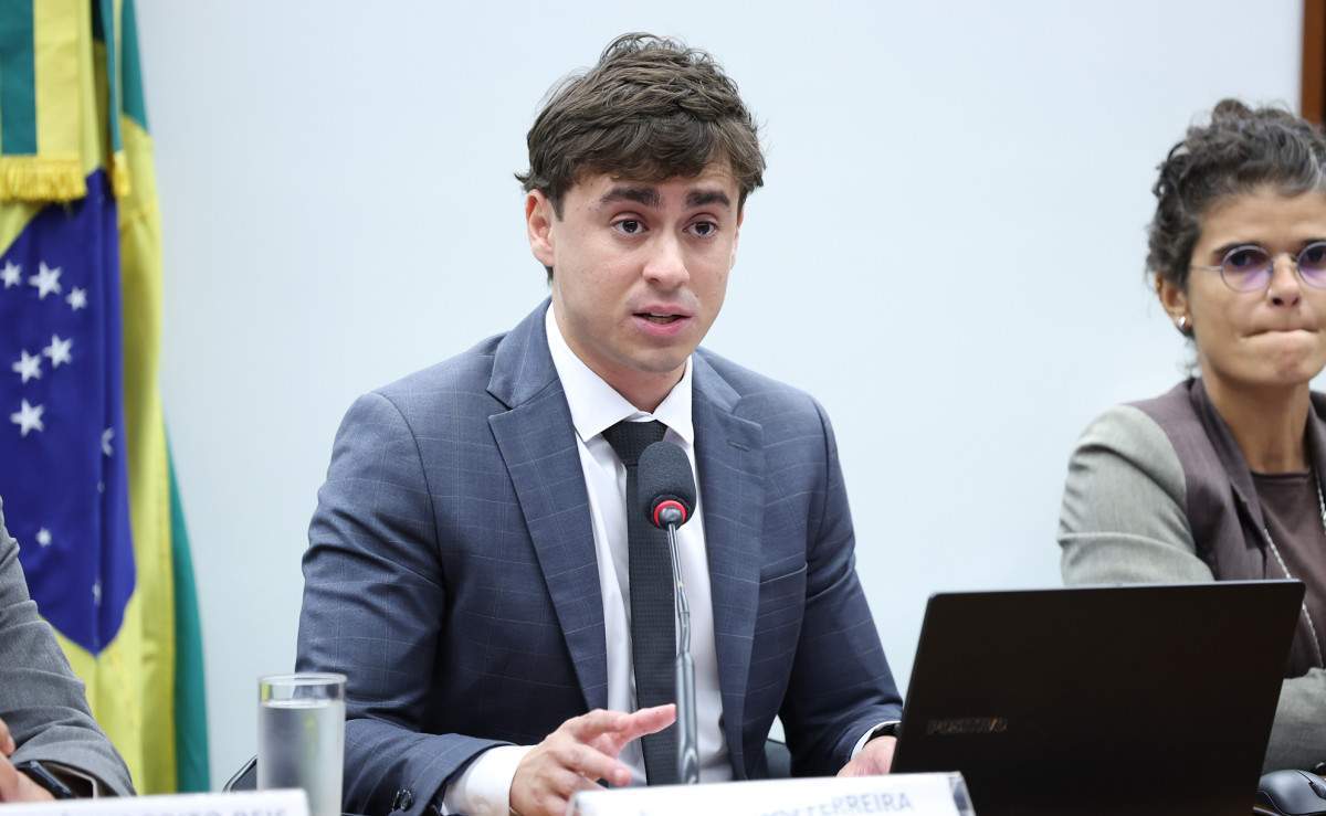 Nikolas manifesta apoio a Fl&aacute;vio Bolsonaro e prega "foco" para derrotar Lula