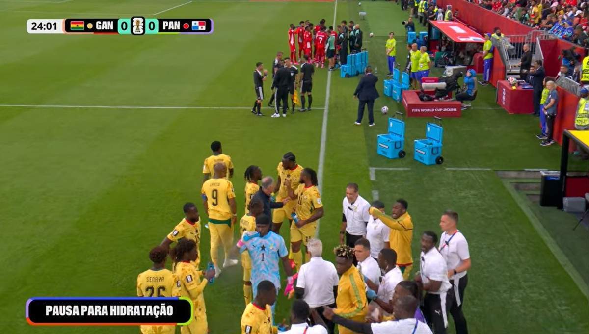 Parada de hidrata&ccedil;&atilde;o na Copa divide opini&otilde;es do p&uacute;blico
