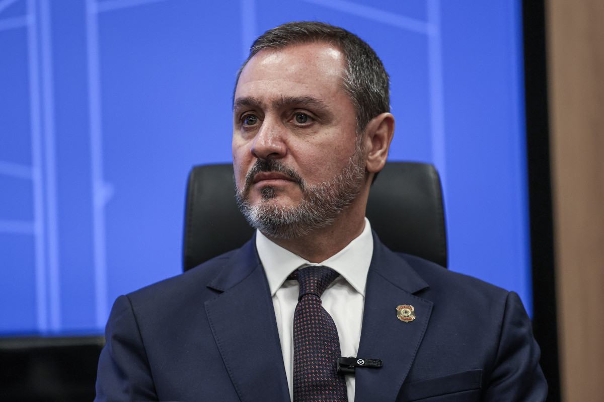 Fl&aacute;vio Dino manda reintegrar diretor‑geral e chefe da intelig&ecirc;ncia da PF