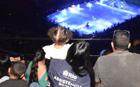 Assist&ecirc;ncia Social leva crian&ccedil;as a show