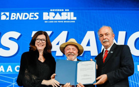 Lula acena investimentos para a ind&uacute;stria