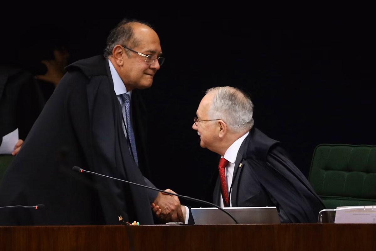 De olho nos ataques bolsonaristas, Gilmar aproxima‑se de Fachin