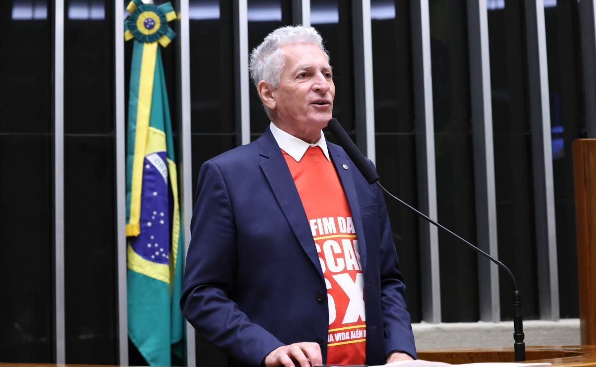 Vice-l&iacute;der do governo Lula pede a Moraes nova investiga&ccedil;&atilde;o contra Fl&aacute;vio Bolsonaro