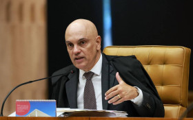 Moraes acusa Mendon&ccedil;a de tentar influenciar dela&ccedil;&otilde;es para incrimin&aacute;‑lo