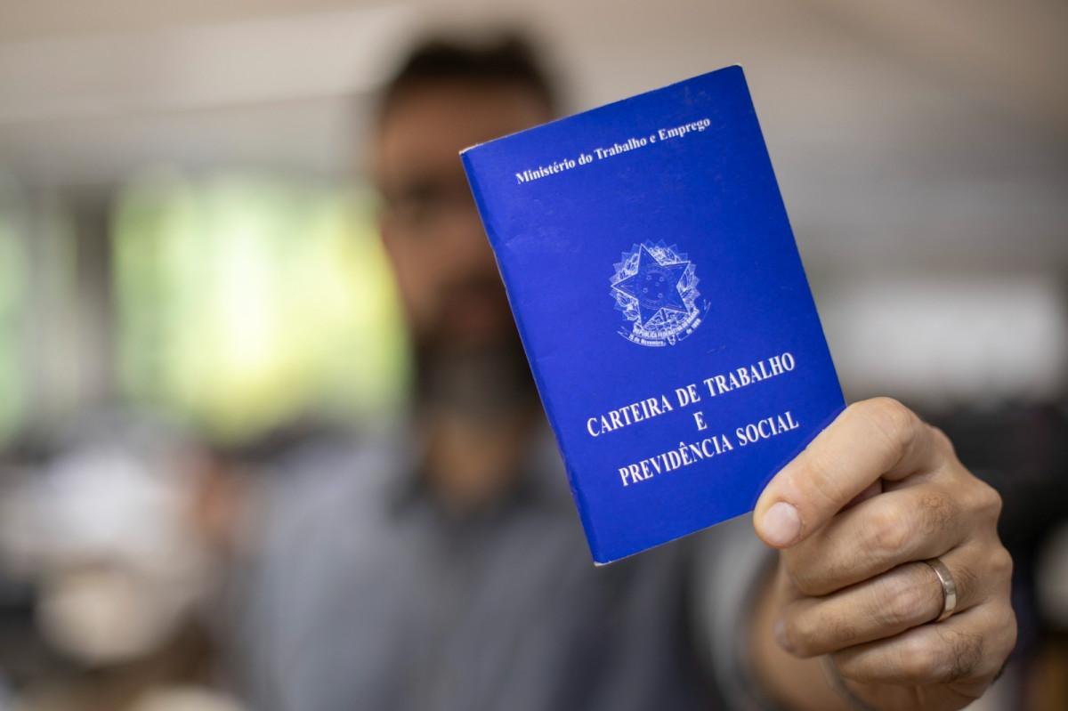 Governo do Rio divulga 2.400 vagas de trabalho