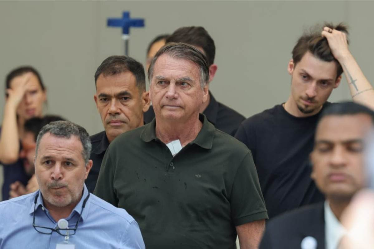 Apreens&atilde;o de pistola pode levar Bolsonaro de volta &agrave; Papuda