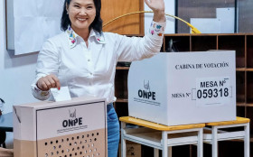 Keiko Fujimori alcan&ccedil;a vantagem irrevers&iacute;vel e caminha para vit&oacute;ria no Peru