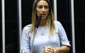 Coluna Magnavita | Atua&ccedil;&atilde;o de Fl&aacute;via Arruda no Minist&eacute;rio de Bolsonaro &eacute; a vacina para defender o PT