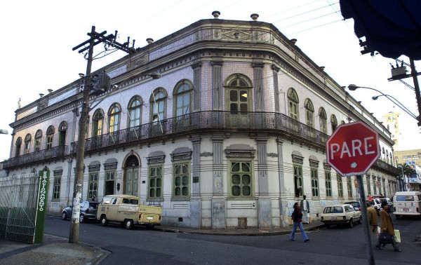 Pal&aacute;cio dos Azulejos: o retrato de uma era de riqueza  