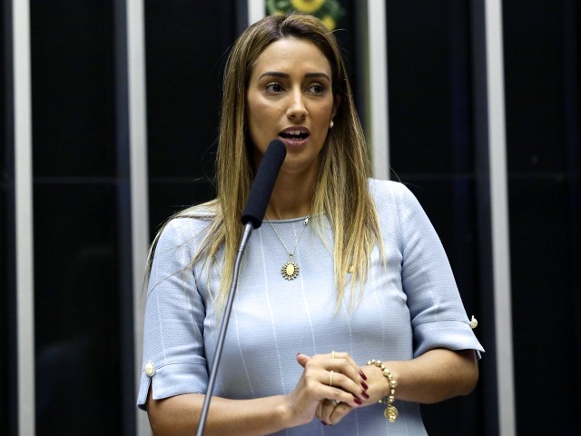 Coluna Magnavita | Atua&ccedil;&atilde;o de Fl&aacute;via Arruda no Minist&eacute;rio de Bolsonaro &eacute; a vacina para defender o PT