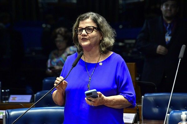 Lula indica Teresa Leit&atilde;o para a lideran&ccedil;a do governo no Senado