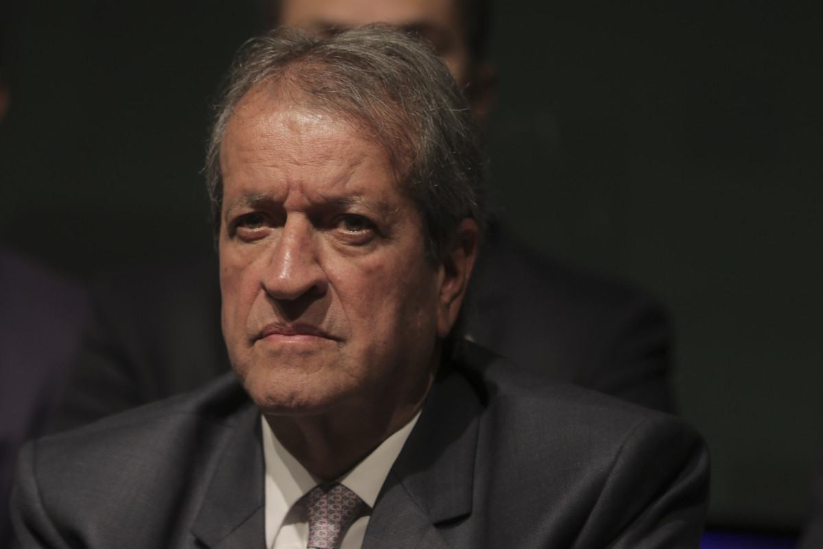 Em pris&atilde;o domiciliar, &agrave; base de rem&eacute;dios