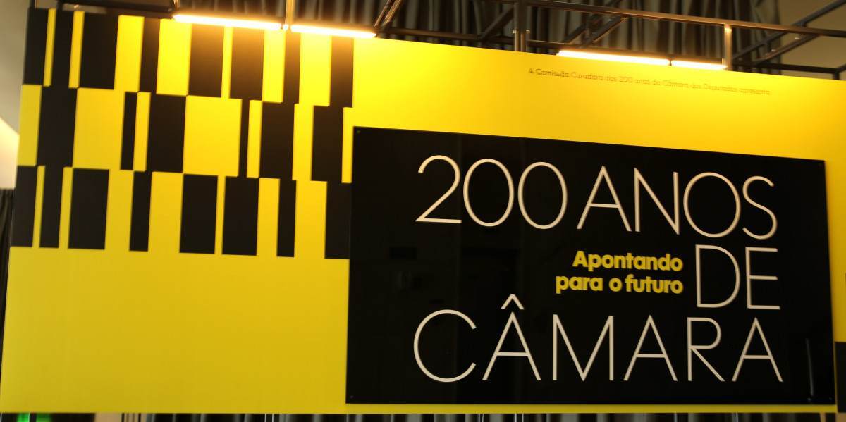 BRASILIANAS | Exposi&ccedil;&atilde;o "Apontando para o Futuro" revisita 200 anos da C&acirc;mara dos Deputados