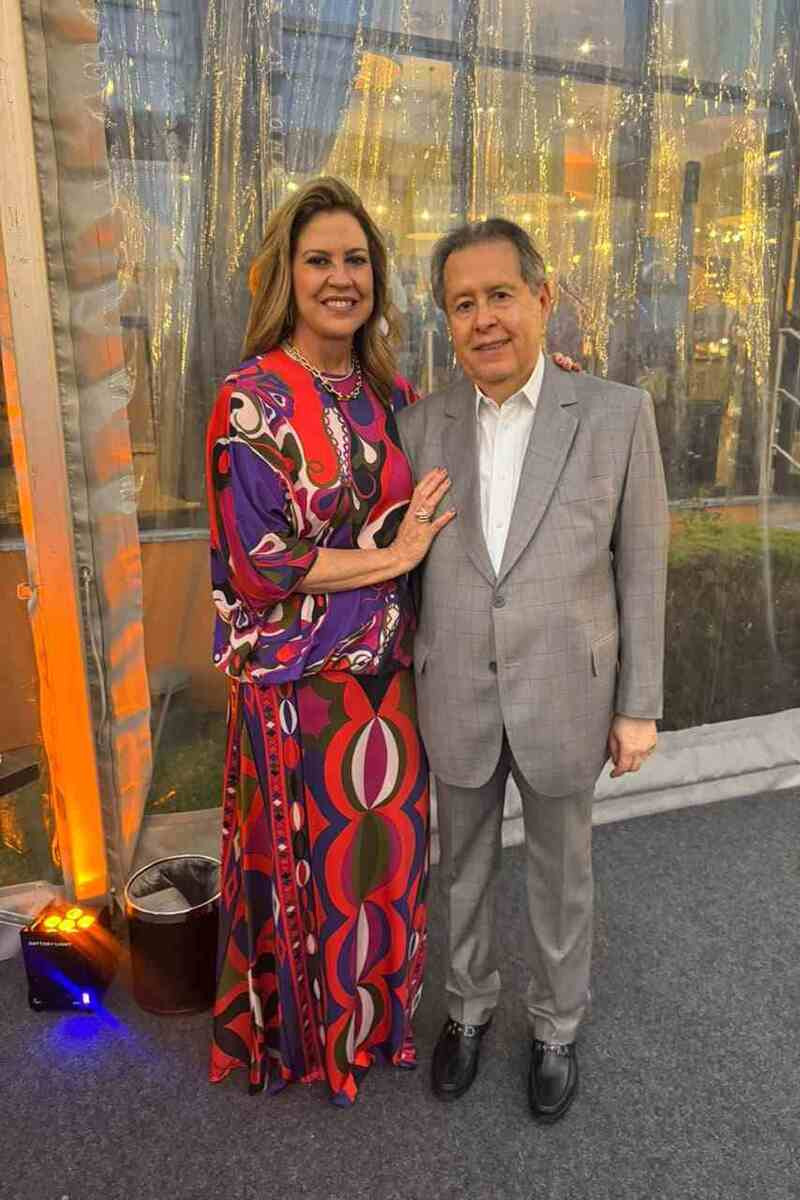 O casal Isabela Bessone e Humberto Mota, CEO da Dufry no Brasil, no jantar de comemoração aos 40 anos do Vila Galé