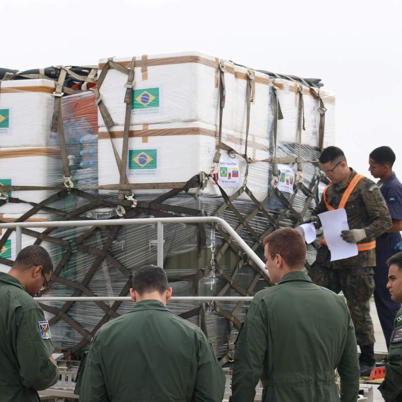 Aviã da FAB levou equipamentos e equipe médica da Marinha para a Venezuela