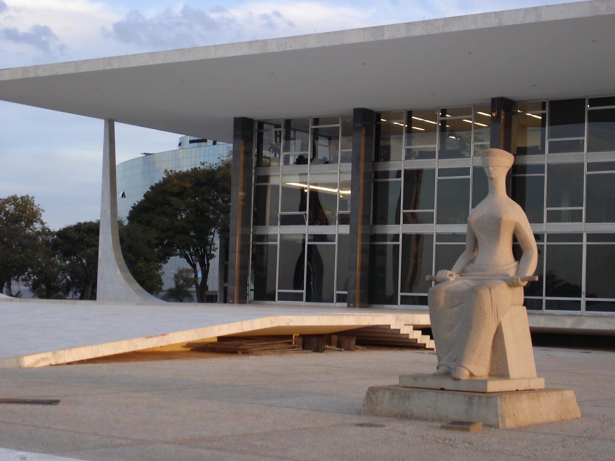Coluna Magnavita | Suprema injusti&ccedil;a com a magistratura