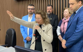 Elaine Maria Brambilla (PSD) toma posse na Prefeitura de Araras