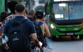Greve de &ocirc;nibus no Rio paralisa a cidade ap&oacute;s impasse salarial