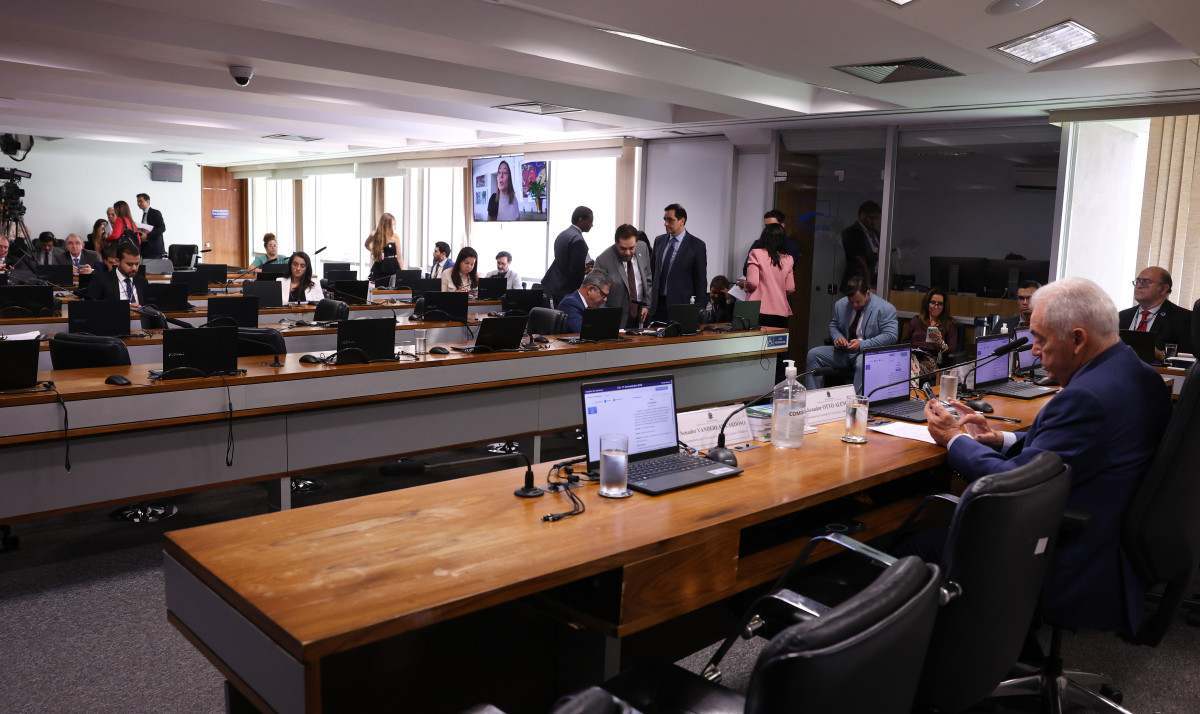 D&eacute;ficit do setor p&uacute;blico em maio foi de R$ 56 bilh&otilde;es, informa BC