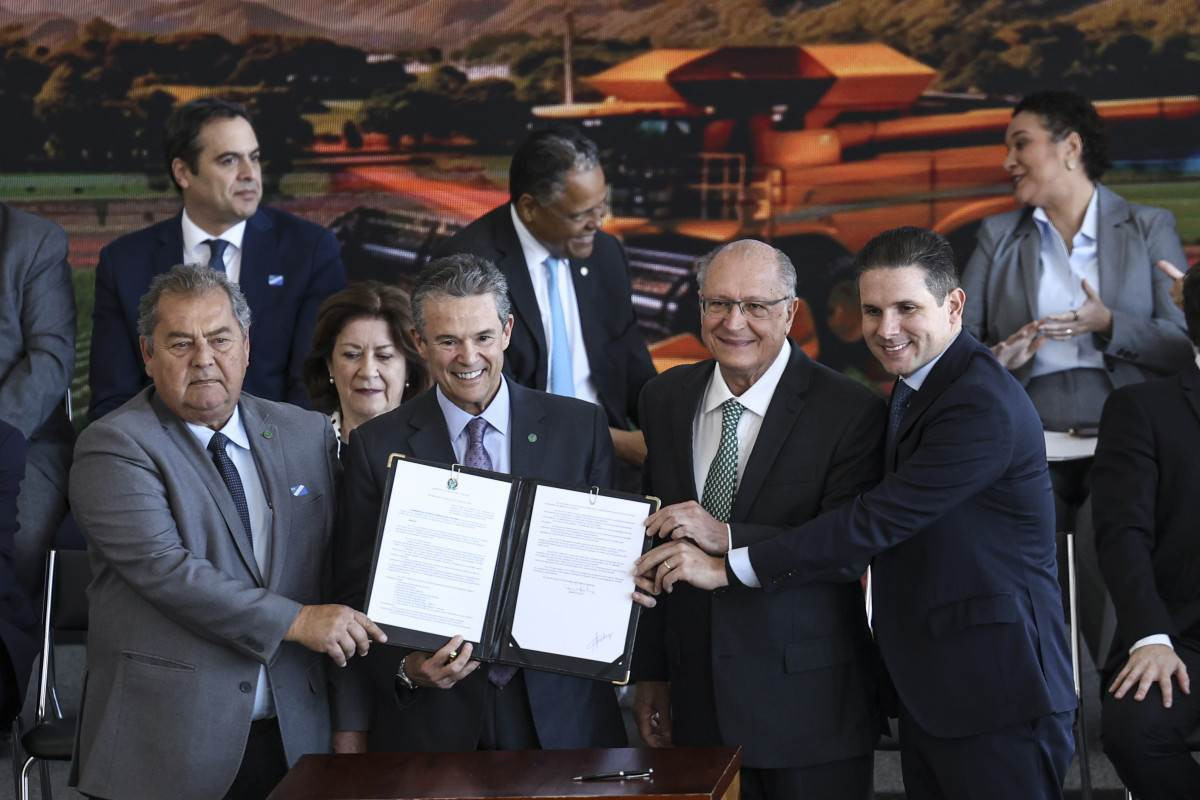 Governo federal lan&ccedil;a Plano Safra 2026/2027 de R$ 525,1 bilh&otilde;es