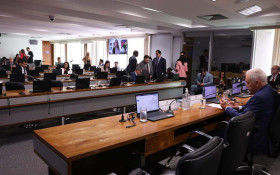 D&eacute;ficit do setor p&uacute;blico em maio foi de R$ 56 bilh&otilde;es, informa BC