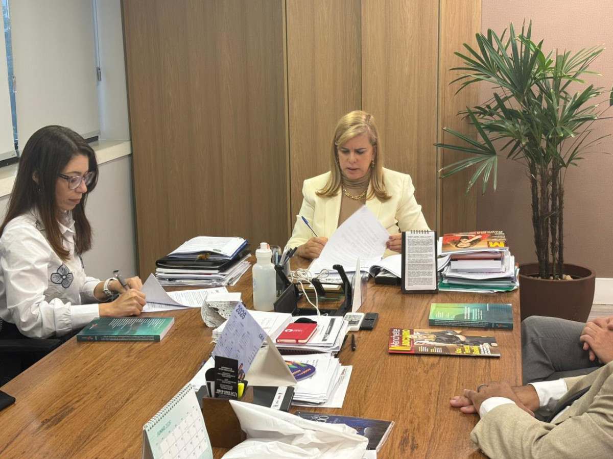 Coluna Magnavita | OAB‑RJ e UVA firmam parceria para fortalecer a produ&ccedil;&atilde;o cient&iacute;fica