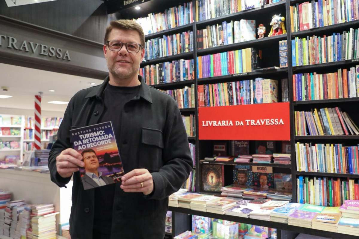 Coluna Magnavita | Tutuca lan&ccedil;a livro em Volta Redonda